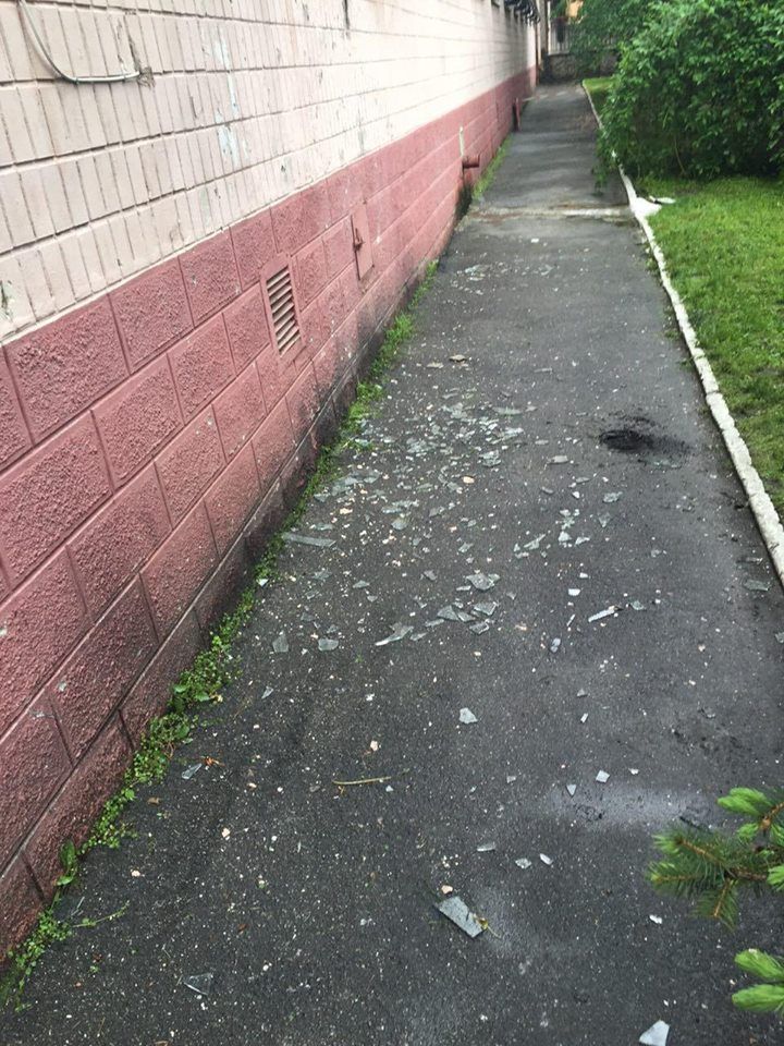 Через вибух пошкоджено лише вікна / Facebook/Оксана Блищик Через вибух пошкоджено лише вікна / Facebook/Оксана Блищик