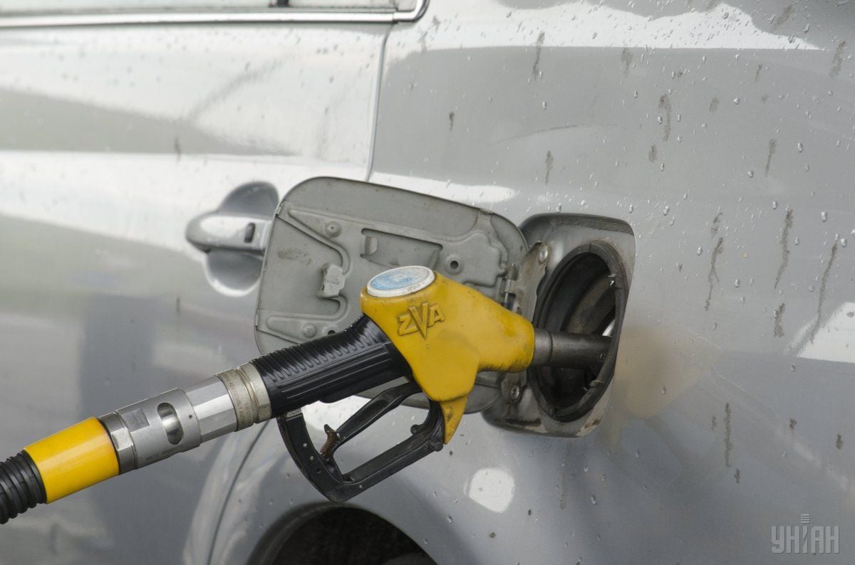 Вітчизняні виробники готові «заморозити» нинішні низькі ціни на паливо / Фото УНІАН