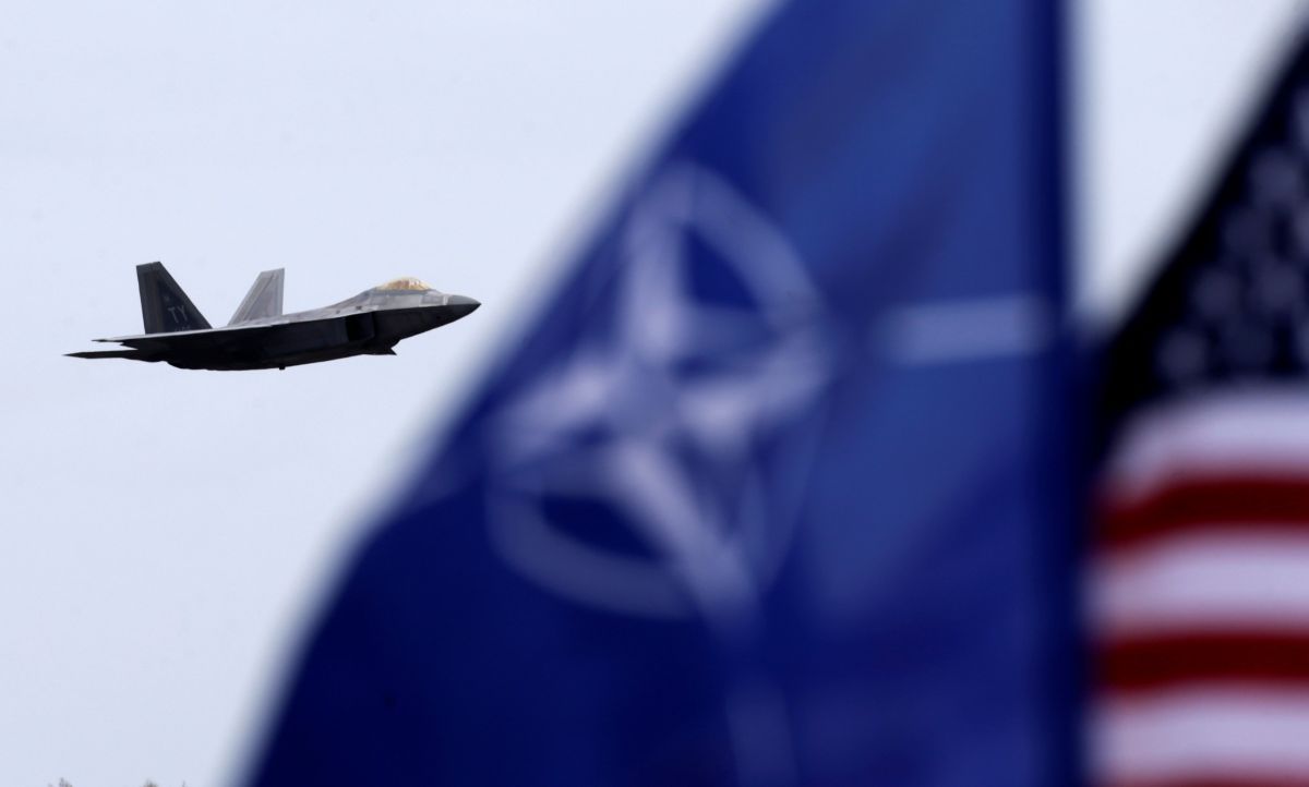 США перехопили російські літаки / фото REUTERS США перехопили російські літаки / фото REUTERS