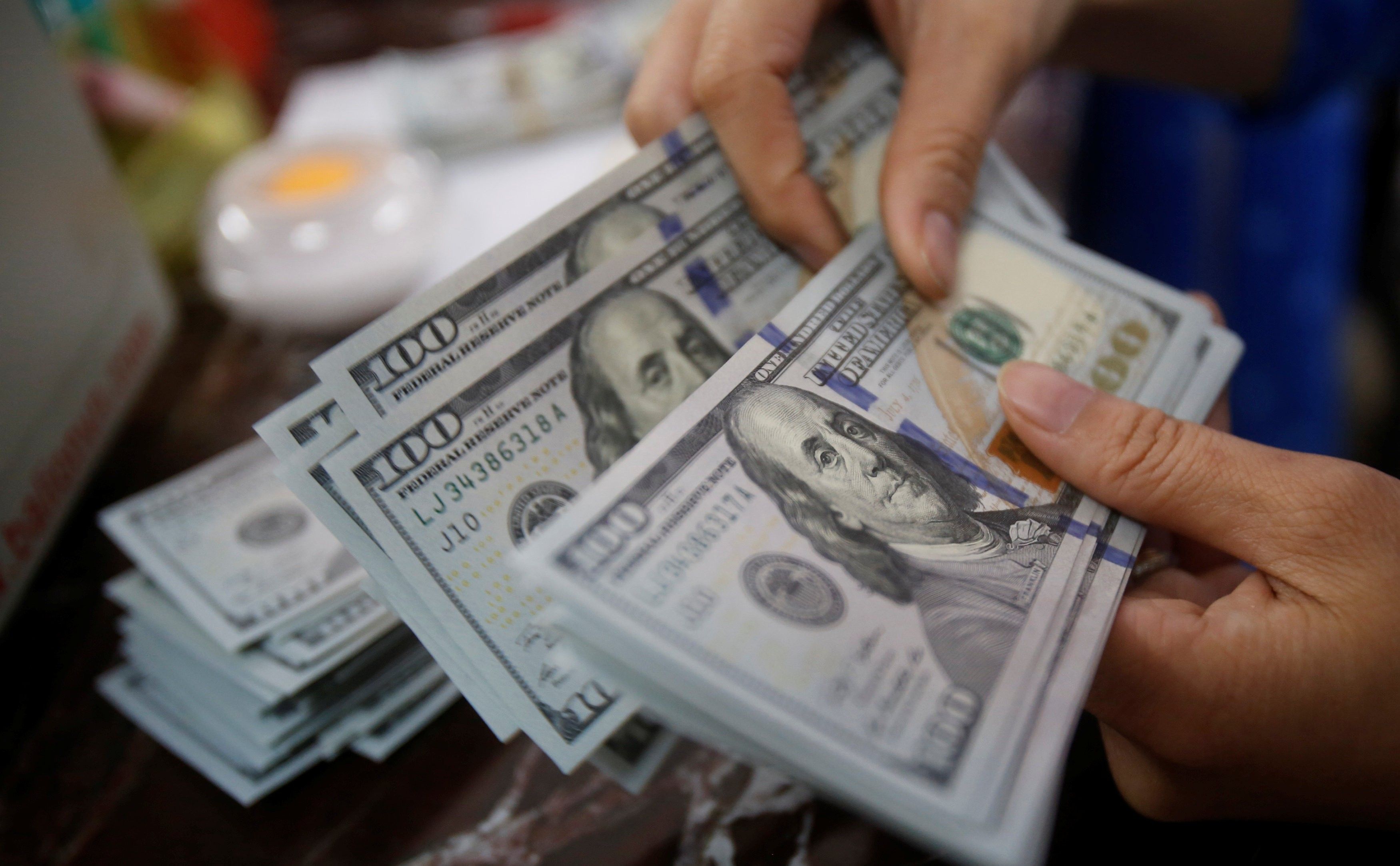 Курс валют сегодня / фото REUTERS