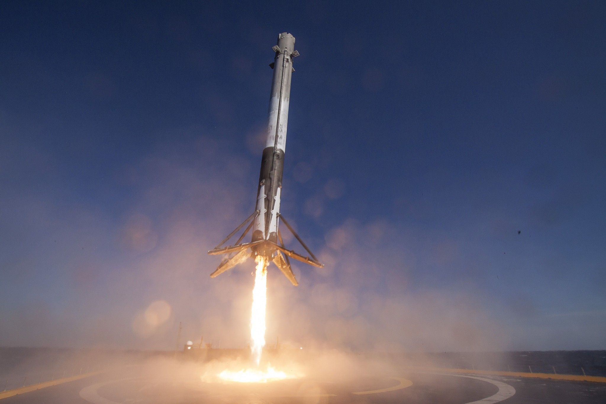 flickr.com/SpaceX flickr.com/SpaceX