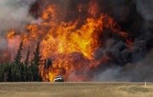 В Канаде растет площадь лесных пожаров, которые бушуют уже неделю (фото)