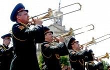 В Киеве состоялся марш военных оркестров (фоторепортаж)