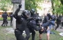У Львові при спробі невідомих демонтувати пам'ятник Тудору постраждали двоє правоохоронців