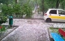 Атака градом: на Ставрополь обрушились ледяные осадки размером с теннисный мяч, введен режим ЧС (фото, видео)