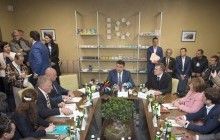 Гройсман провів нараду з керівниками провідних фармацевтичних підприємств України