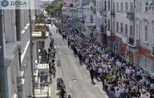 У Тернополі 1,5 тисячі осіб взяли участь у марші в вишиванках з нагоди Дня Героїв (фото)