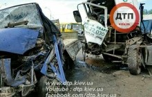 Дорожній форс-мажор: масштабна ДТП у Голосіївському районі Києва паралізувала рух авто (фото, відео)