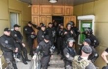 В Одесі випустили з СІЗО росіянина-фігуранта "справи 2 травня", "Правий сектор" заблокував будівлю суду (фото)