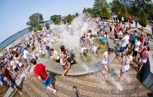 Мер Дніпра Борис Філатов дозволив випускникам купатися в міських фонтанах