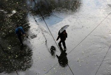 Народний синоптик попередив про складну погоду в Україні: особливо дістанеться двом областям