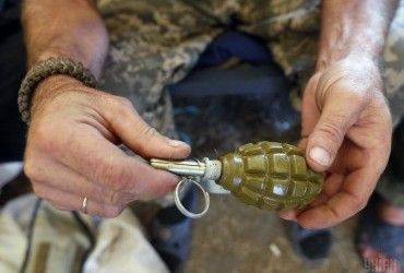 В Днепре арендаторы оставили хозяйке квартиры под матрасом гранату