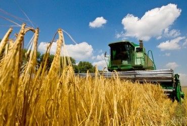 Окупанти вивезли до Чечні вкрадену в Україні сільгосптехніку: власники її заблокували