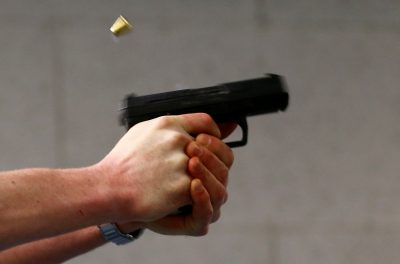 Пістолет, ілюстрація / REUTERS