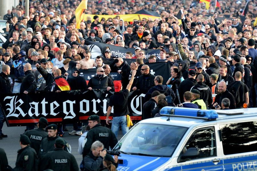 Группа немецких фанатов напала на украинцев / Die Welt Группа немецких фанатов напала на украинцев / Die Welt