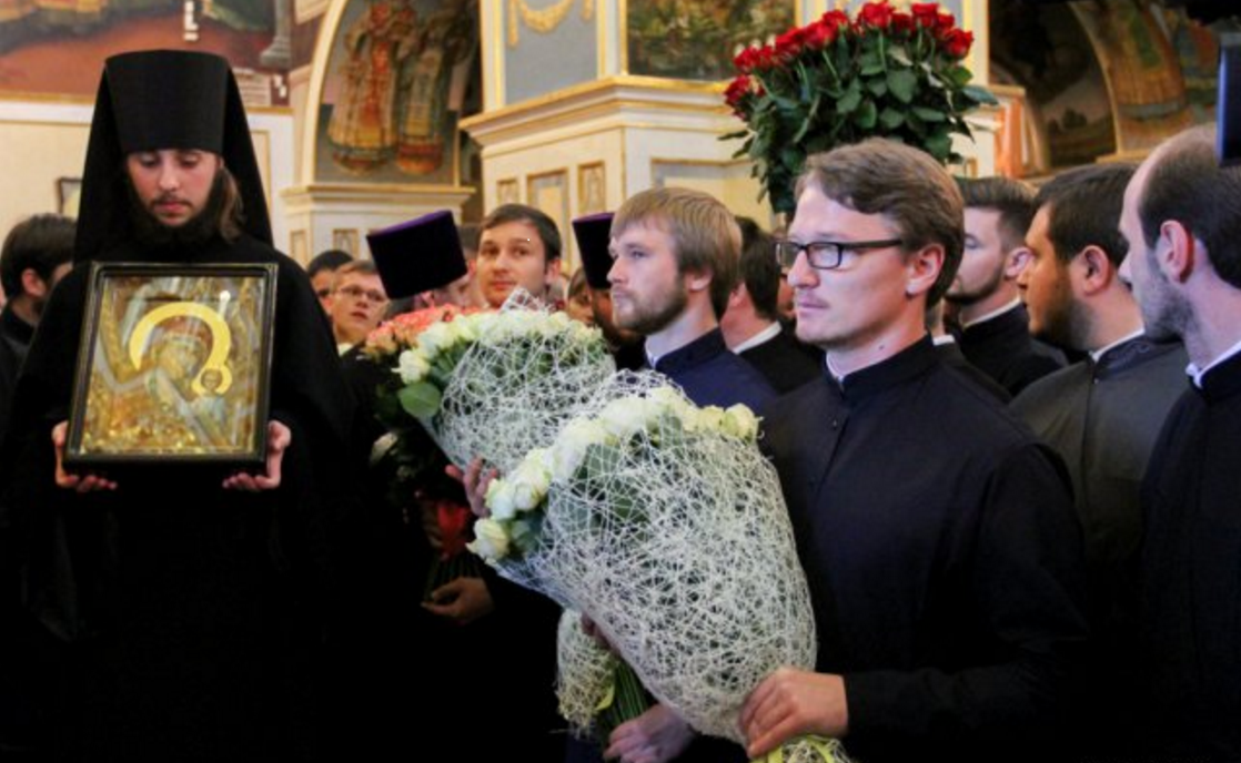 Дневное отделение Киевских духовных школ закончили 105 выпускников, среди которых много иностранцев (фото)