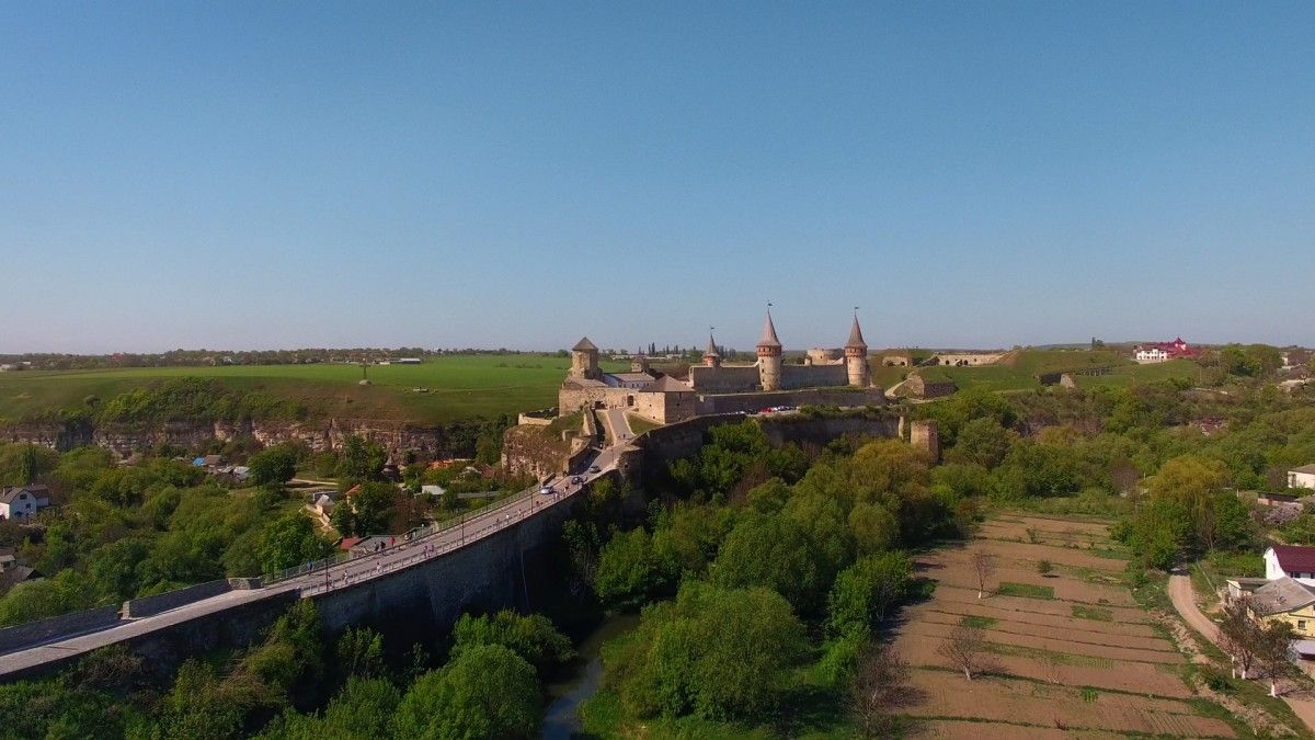 В Сети появились новые впечатляющие видео проекта 'Моя країна', снятые с высоты птичьего полета В Сети появились новые впечатляющие видео проекта 'Моя країна', снятые с высоты птичьего полета