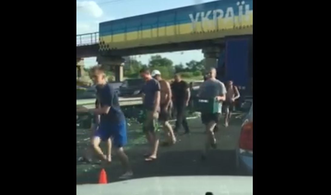 Пиво крали ящиками / Скріншот Пиво крали ящиками / Скріншот