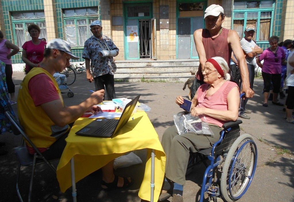 гуманитарная помощь Ахметва / Фото: Пресс-служба Гуманитарного штаба Рината Ахметова гуманитарная помощь Ахметва / Фото: Пресс-служба Гуманитарного штаба Рината Ахметова