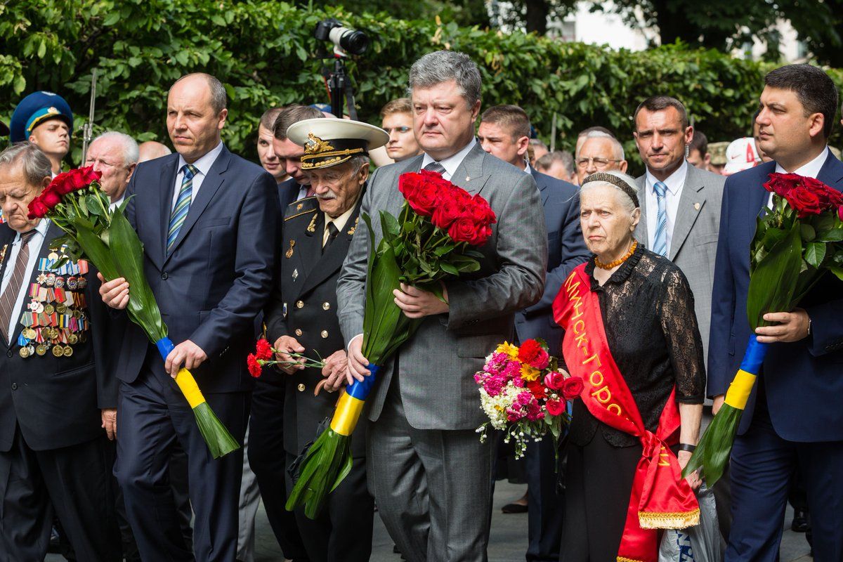 twitter.com/poroshenko twitter.com/poroshenko