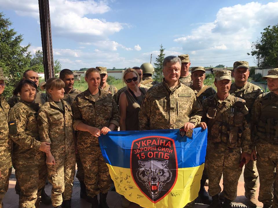 2/ facebook.com/petroporoshenko 2/ facebook.com/petroporoshenko