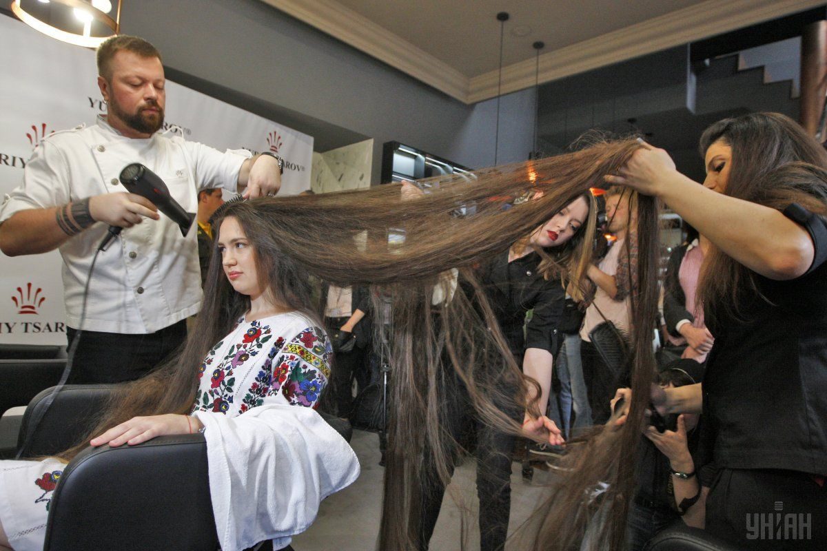 A Ukrainian woman with the longest hair - UNIAN Photoreport