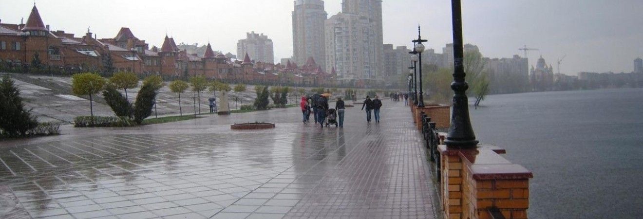 Погода на вихідні: в Україні буде тепло і з дощами (карта)