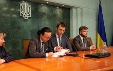 Омелян назвав зарплату нового керівника "Укрзалізниці" поляка Бальчуна