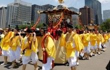 В Японии проходит популярный костюмированный фестиваль Санно (фоторепортаж)