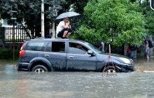 В Китаї 5 людей зникли безвісти через повені, викликані потужними зливами