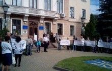 У Тернополі активісти пікетують міську раду, протестуючи проти затвердження нового Генплану