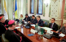 Порошенко анонсував залучення Ватикану до визволення заручників на Донбасі