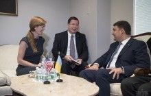 Гройсман та постпред США в ООН обговорили дії уряду у контексті протистояння російській агресії