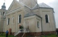 Во Львовской области загорелся храм УГКЦ (фото, видео)