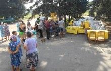 Жители прифронтовой Красногоровки получили помощь Штаба Ахметова