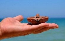 Ізраїльський рятувальник випадково знайшов глиняний світильник часів хрестових походів