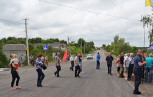 На Тернопільщині люди майже годину перекривали трасу