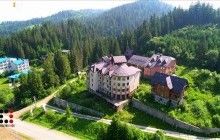 Журналісти показали колекцію будинків "сірого кардинала" української політики Медведчука (фото)