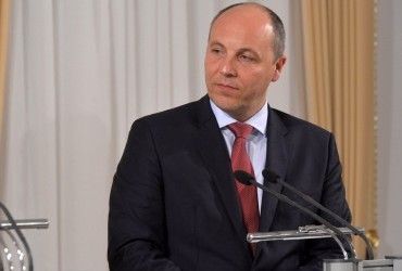 Знакомых не пускают к телу: депутат Зинкевич рассказал детали убийства Парубия