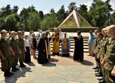 В молебне приняли участие военнослужащие Нацгвардии Украины В молебне приняли участие военнослужащие Нацгвардии Украины