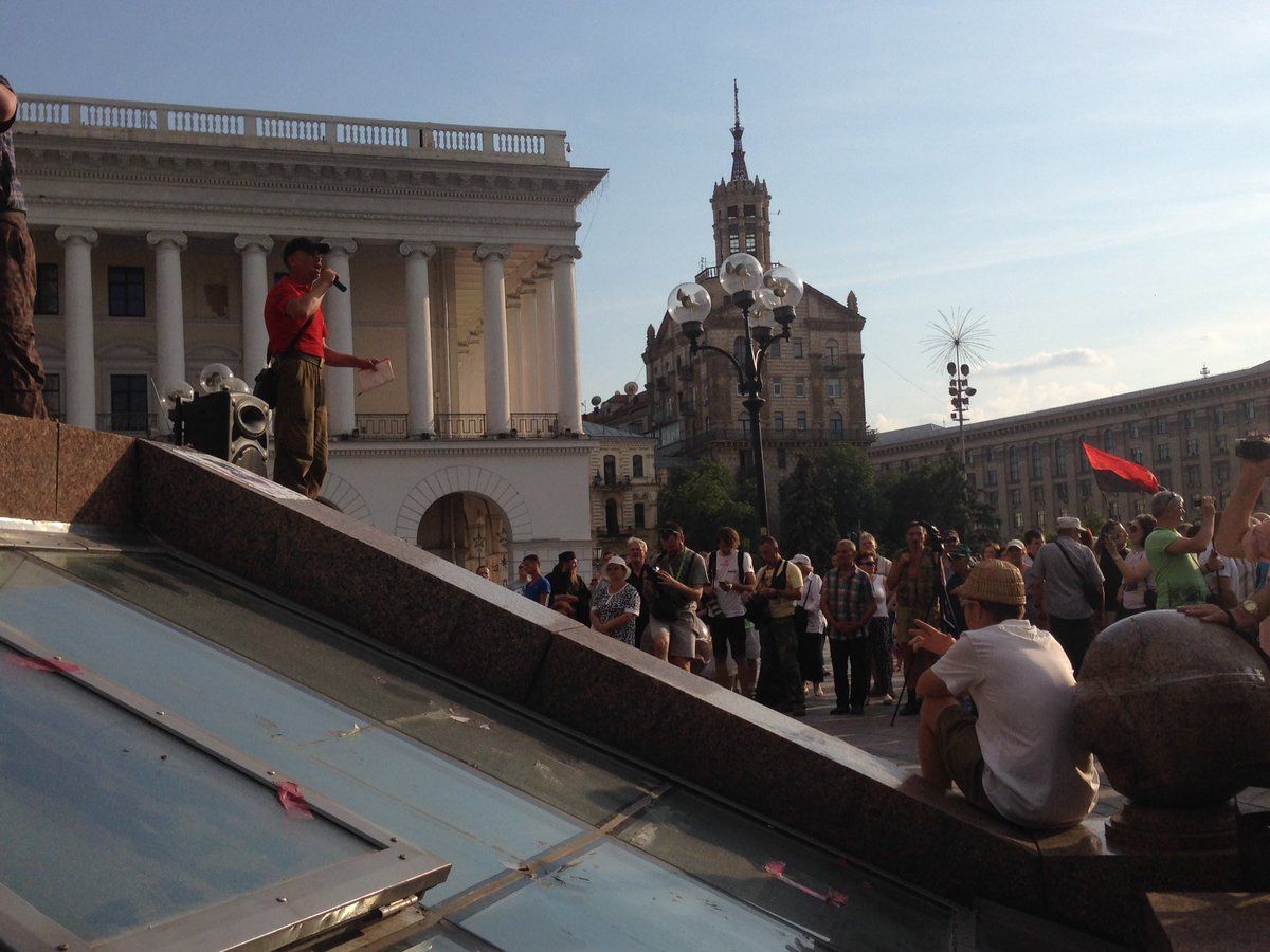 Організатори зібрання заявляють про переслідування владою патріотів та учасників АТО / Фото twitter.com/narodovladdia Організатори зібрання заявляють про переслідування владою патріотів та учасників АТО / Фото twitter.com/narodovladdia
