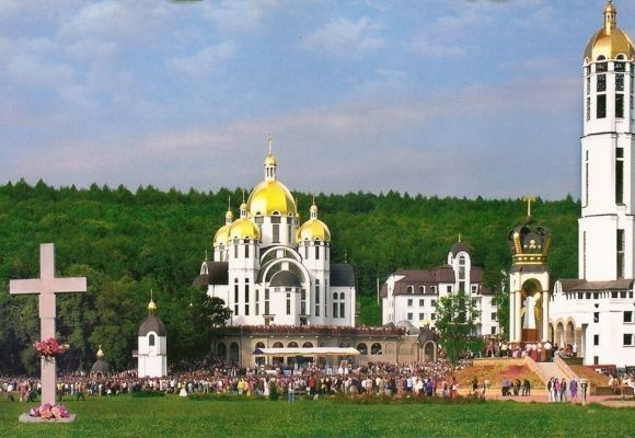 Всеукраїнська проща до Марійського духовного центру Зарваниця. Фото: pilgrimage.in.ua Всеукраїнська проща до Марійського духовного центру Зарваниця. Фото: pilgrimage.in.ua