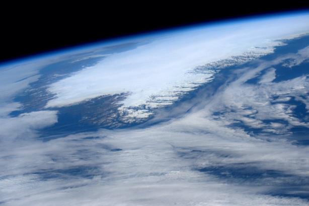 twitter.com/Astro_Jeff Більше читайте тут: http://dt.ua/TECHNOLOGIES/astronavt-nasa-opublikuvav-znimok-grenlandiyi-z-kosmosu-212999_.html twitter.com/Astro_Jeff Більше читайте тут: http://dt.ua/TECHNOLOGIES/astronavt-nasa-opublikuvav-znimok-grenlandiyi-z-kosmosu-212999_.html