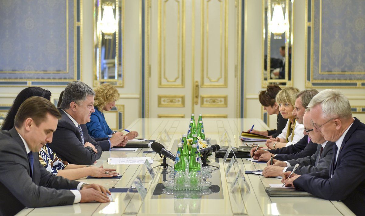 twitter.com/poroshenko twitter.com/poroshenko
