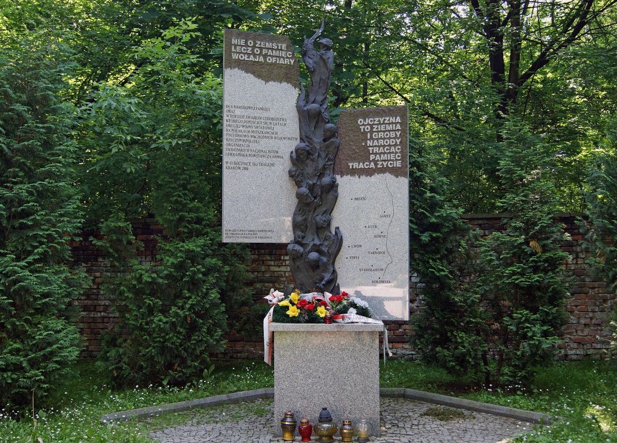 Памятник жертвам Волынской резни в Кракове. Фото: regnum.ru Памятник жертвам Волынской резни в Кракове. Фото: regnum.ru