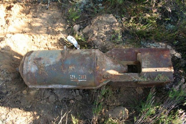 Знахідка є авіабомбою ФАБ-100 часів Другої світової війни Знахідка є авіабомбою ФАБ-100 часів Другої світової війни