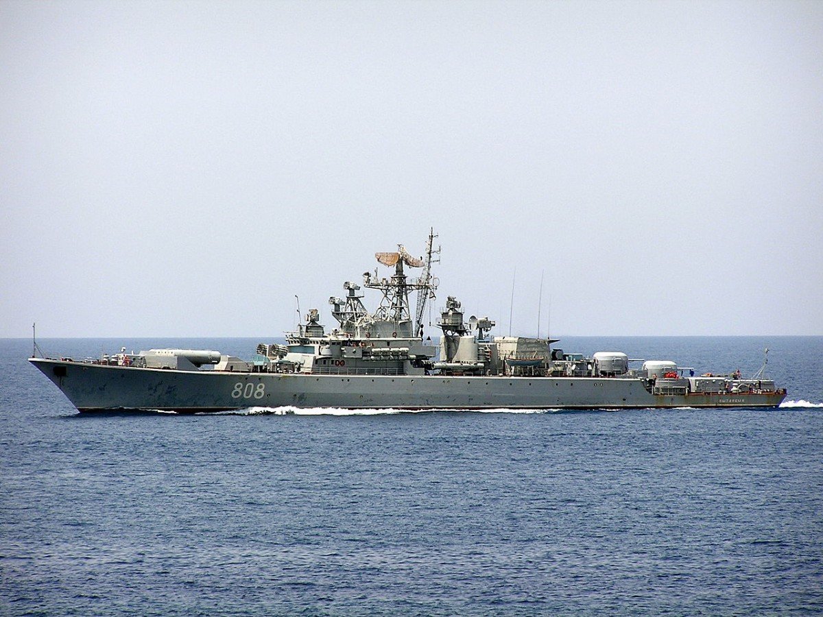 Two Russian warships spotted near Ukraine’s territorial waters | UNIAN