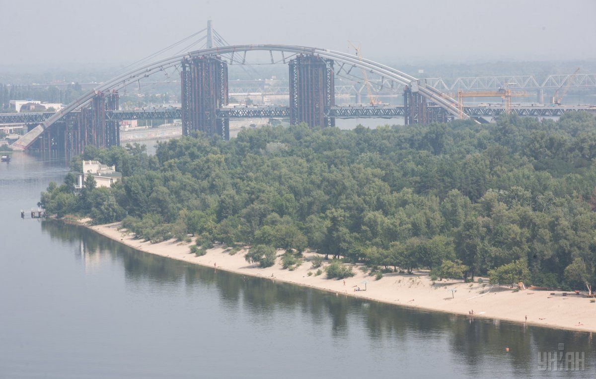 Киев накрыло смогом / Фото: УНИАН Киев накрыло смогом / Фото: УНИАН