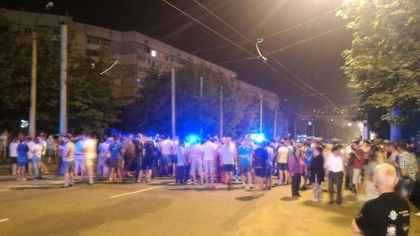 В Харькове BMW разорвала мужчину на переходе на части, толпа хотела совершить самосуд над водителем / Харьков 1