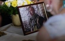 У Львові тисячі людей прийшли попрощатися з оперним співаком Василем Сліпаком, який загинув у зоні АТО